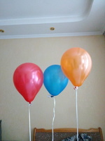 цветные воздушные шарики, цветные гелиевые шарики